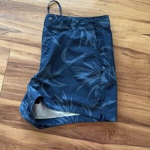 The North Face Floral Shorts Quick Dry Lightweight Beach Vacation Size 14